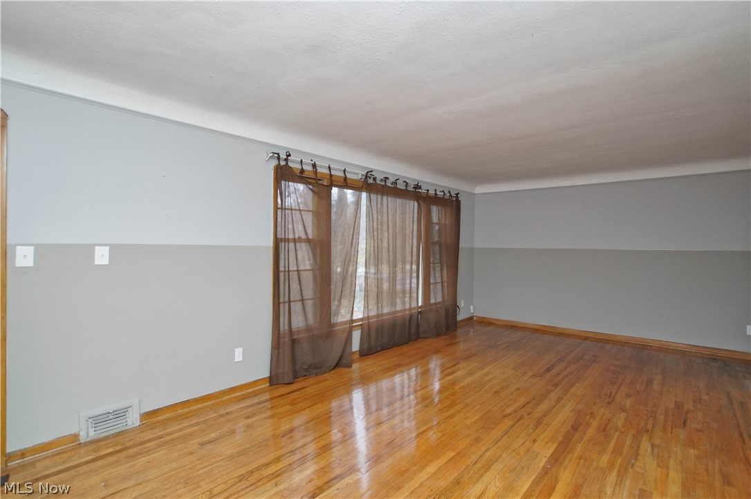 1675 Wood Road Cleveland Heights, OH 44121 - Photo 8 of 32