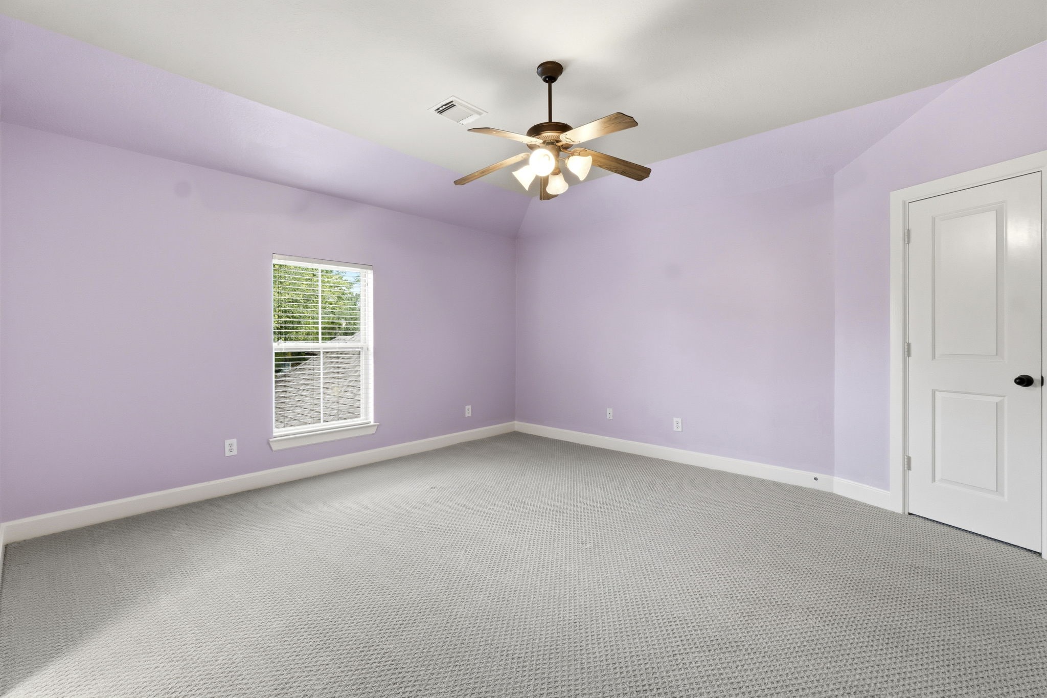 27 North Arrow Canyon Circle The Woodlands, TX 77389 - Photo 24 of 37
