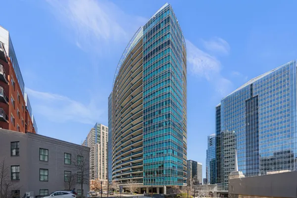 $1,275,000 | 1881 North Nash Street, Unit 612, Arlington, VA 22209