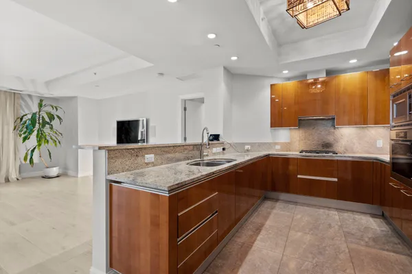 $1,275,000 | 1881 North Nash Street, Unit 612, Arlington, VA 22209