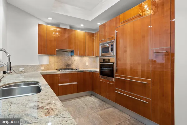 $1,275,000 | 1881 North Nash Street, Unit 612, Arlington, VA 22209