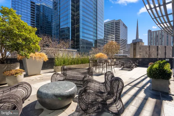 $1,275,000 | 1881 North Nash Street, Unit 612, Arlington, VA 22209
