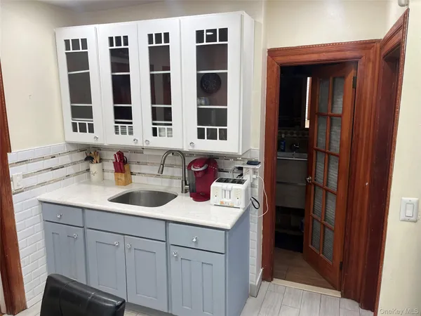 $2,450 | 91-05 107th Avenue | Liberty Heights Ward