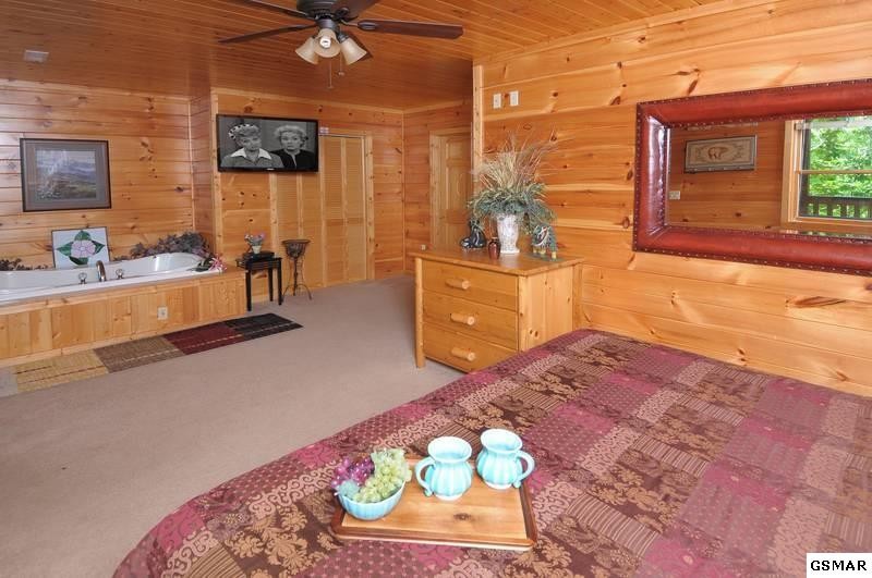 4714 Riversong Way, Unit MOUNTAINMAGIC Sevierville, TN 37876 - Photo 12 of 18 Gallery Image 12