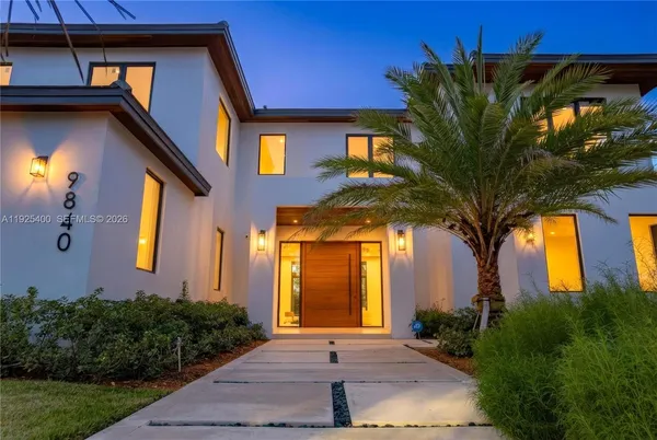 $6,990,000 | 9840 Southwest 73rd Court, Pinecrest, FL 33156