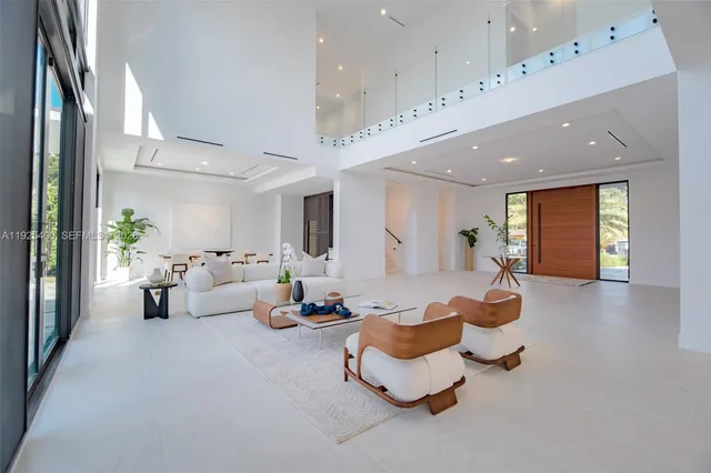$6,990,000 | 9840 Southwest 73rd Court, Pinecrest, FL 33156