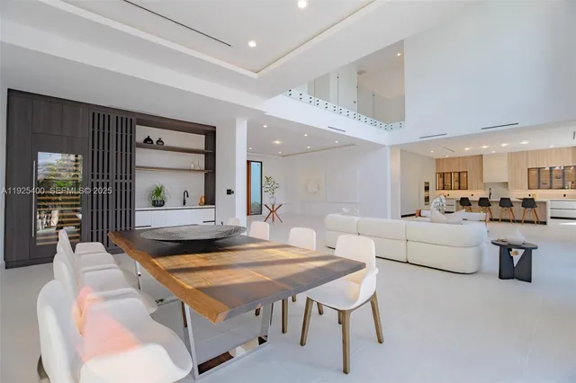 $6,990,000 | 9840 Southwest 73rd Court, Pinecrest, FL 33156