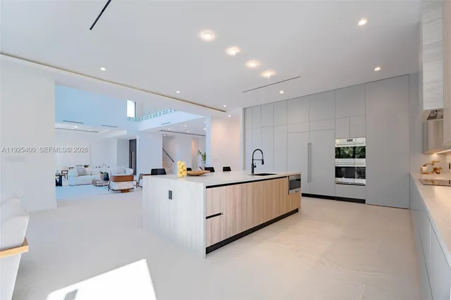 $6,990,000 | 9840 Southwest 73rd Court, Pinecrest, FL 33156