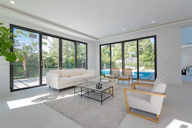 $6,990,000 | 9840 Southwest 73rd Court, Pinecrest, FL 33156