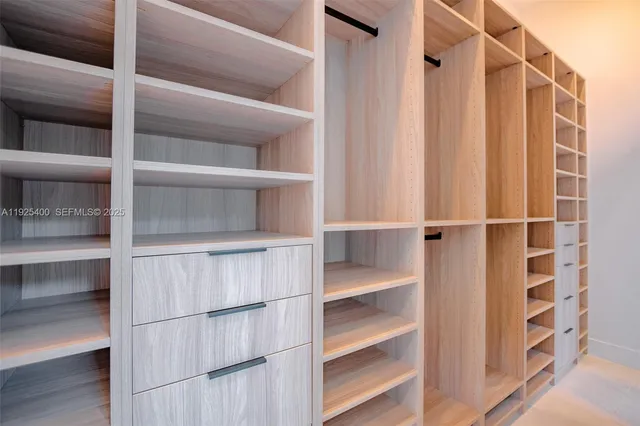 $6,990,000 | 9840 Southwest 73rd Court, Pinecrest, FL 33156