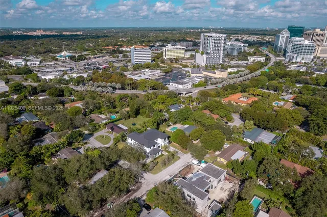 $6,990,000 | 9840 Southwest 73rd Court, Pinecrest, FL 33156