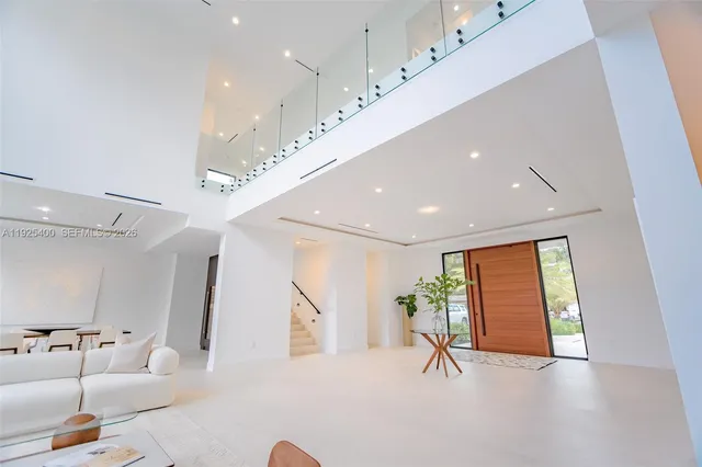 $6,990,000 | 9840 Southwest 73rd Court, Pinecrest, FL 33156