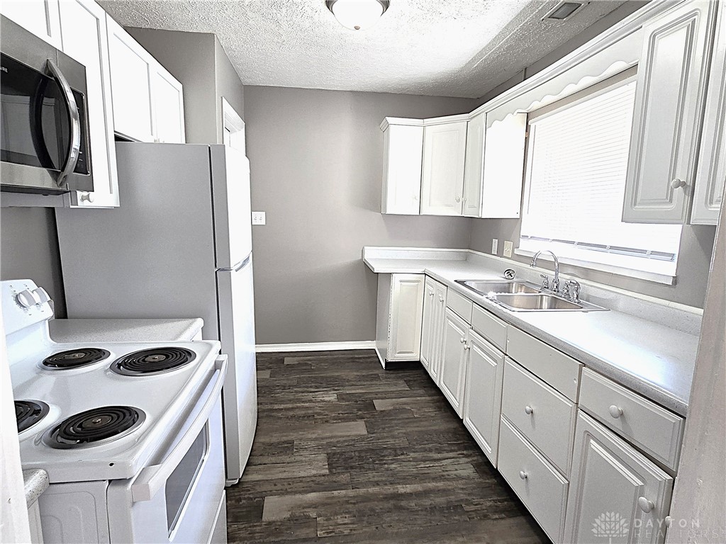 1816 Wesleyan Road Dayton, OH 45406 - Photo 6 of 17 Kitchen 1