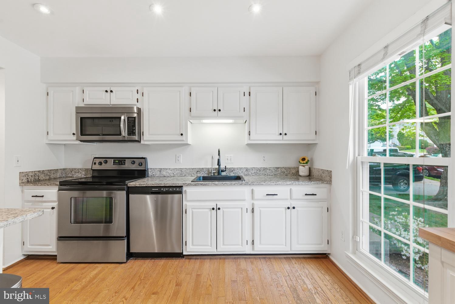 10601 Reed's Landing Circle Burke, VA 22015 - Photo 15 of 45