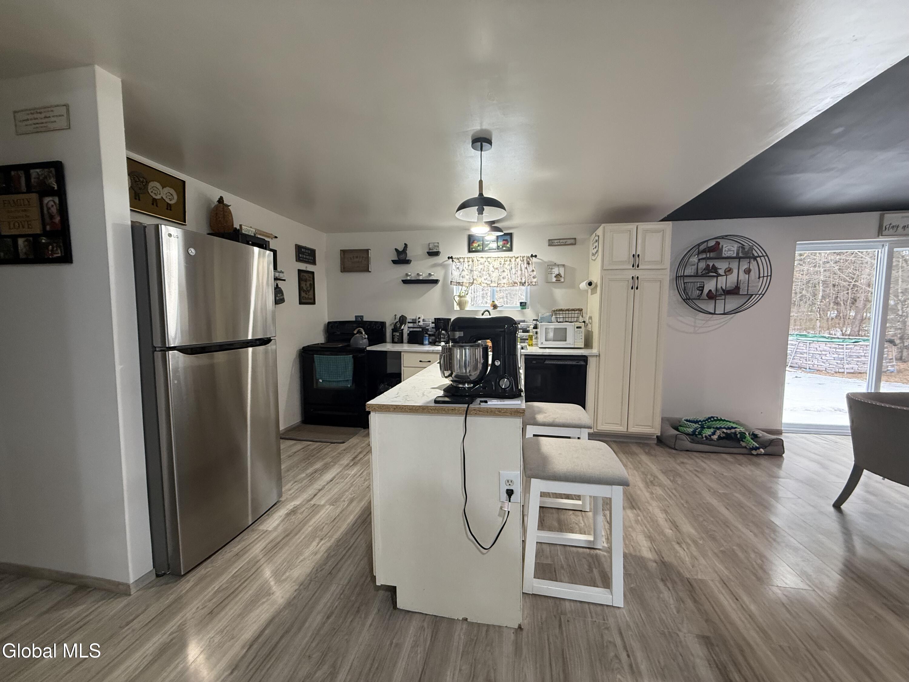 1073 Middleline Road Ballston Spa, NY 12020 - Photo 4 of 26 IMG_0300