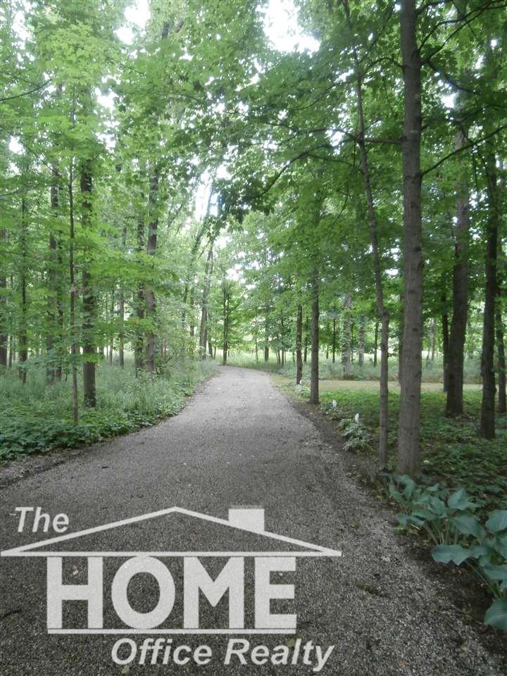 2860 Lyons Road Owosso, MI 48867 - Photo 2 of 37
