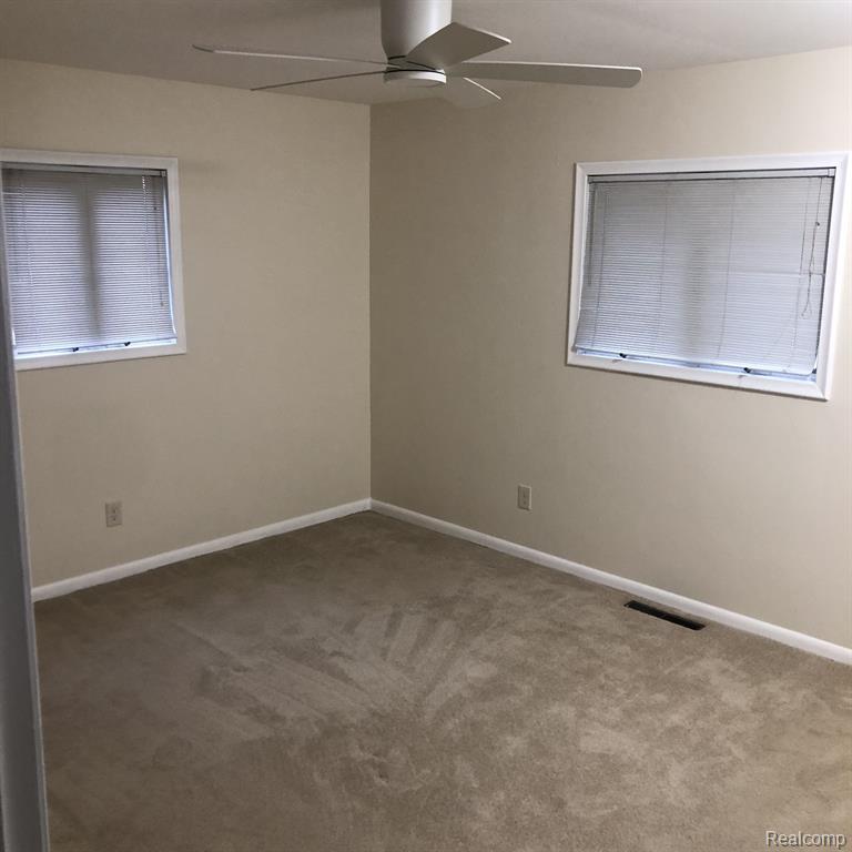 24051 Waltz Road New Boston, MI 48164 - Photo 16 of 31 Gallery Image 16