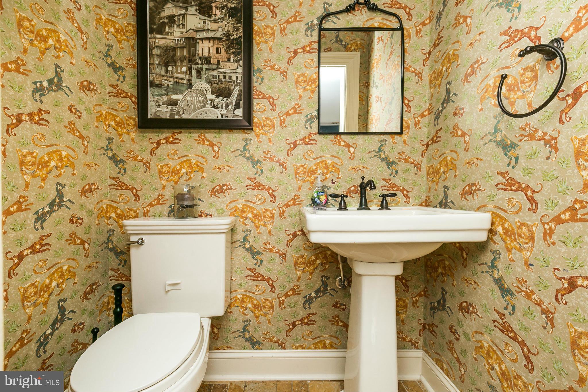 307 Tunbridge Road Baltimore, MD 21212 - Photo 10 of 19 Bath