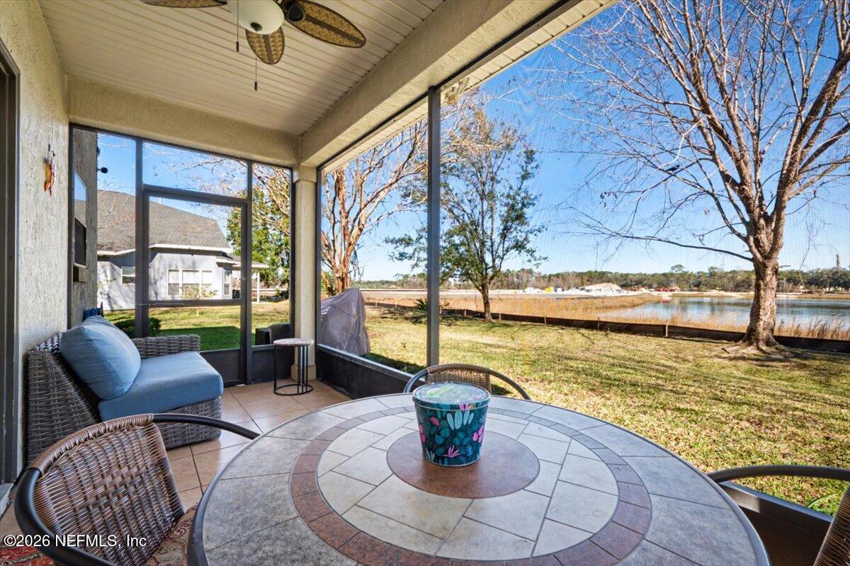 8131 Broward Cove Road Jacksonville, FL 32218 - Photo 29 of 35 a living room with large windows