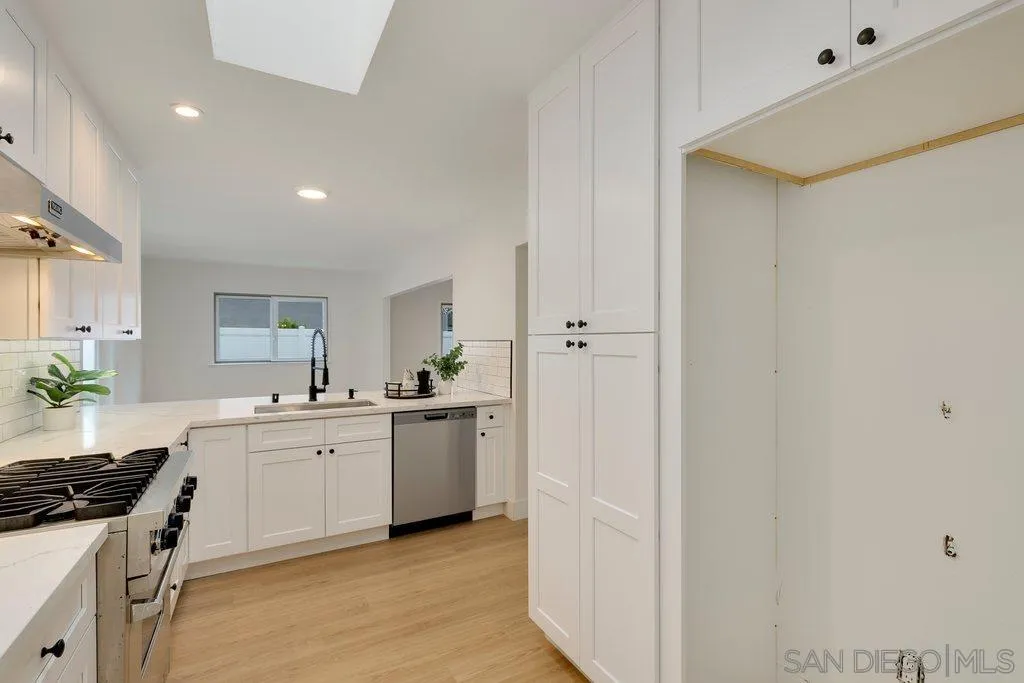 4112 Beach Bluff Road Carlsbad, CA 92008 - Photo 14 of 40 Gallery Image 14