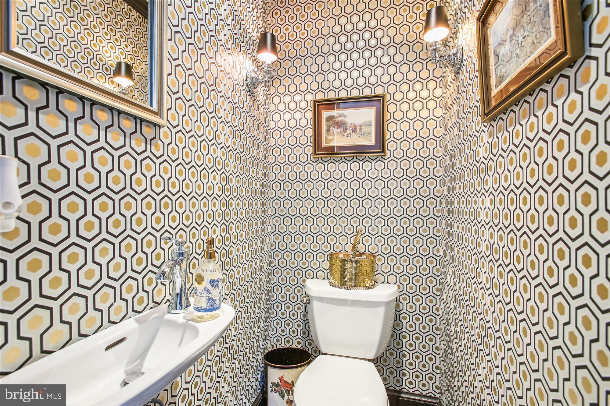 5950 Wilton Road Alexandria, VA 22310 - Photo 14 of 97 Half bath on main level