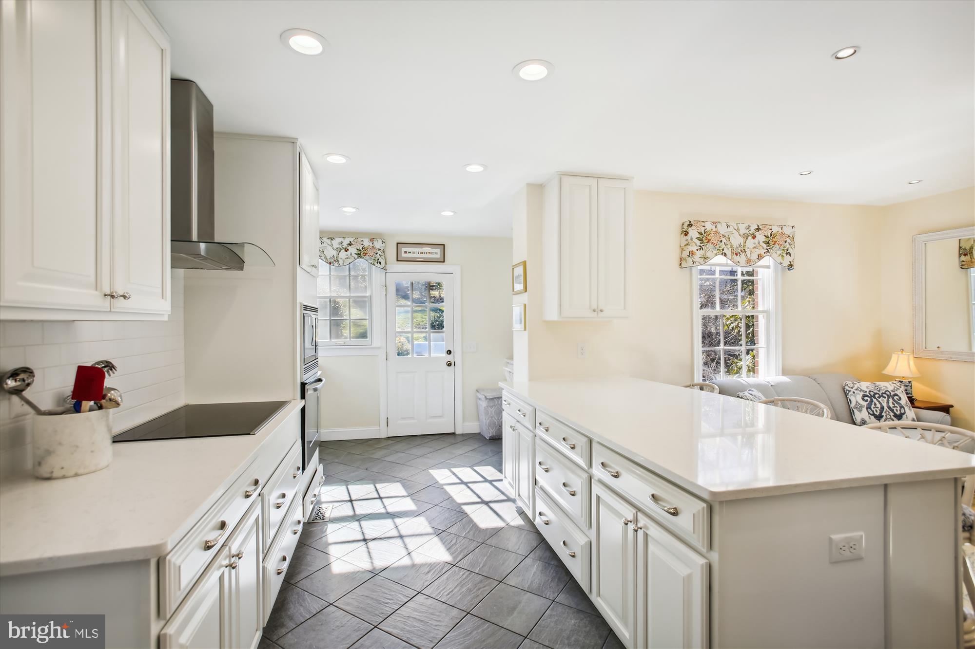 5950 Wilton Road Alexandria, VA 22310 - Photo 16 of 97 Gourmet kitchen!