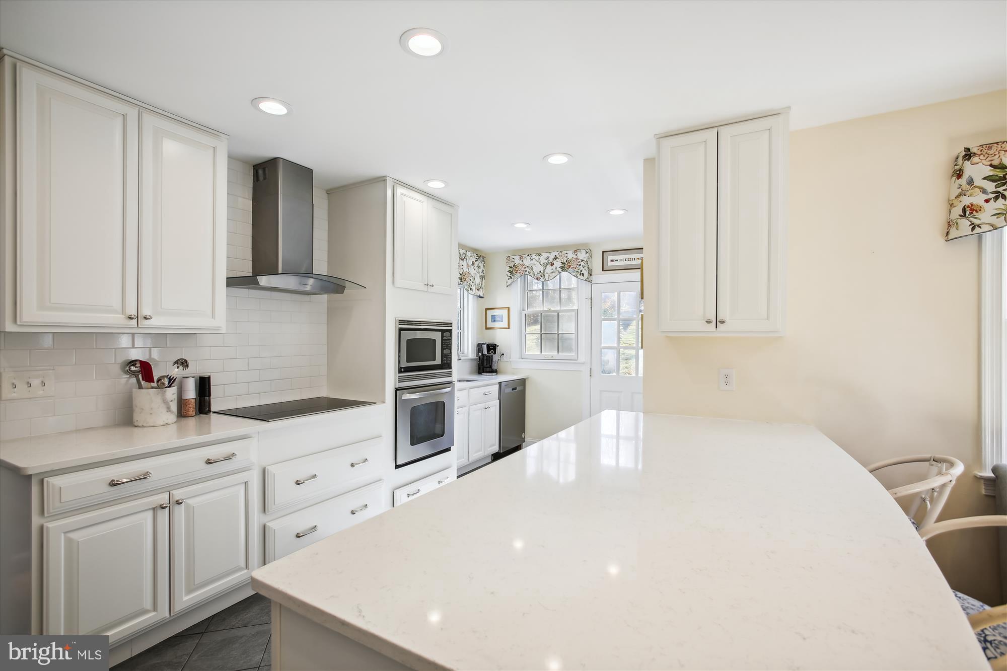 5950 Wilton Road Alexandria, VA 22310 - Photo 19 of 97 Gourmet kitchen!