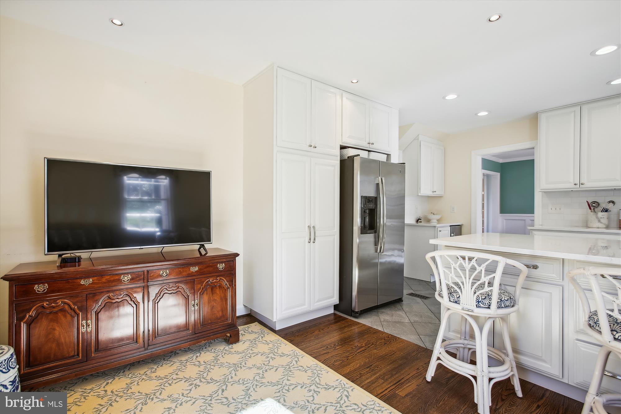 5950 Wilton Road Alexandria, VA 22310 - Photo 21 of 97 Sitting Room off of the kitchen