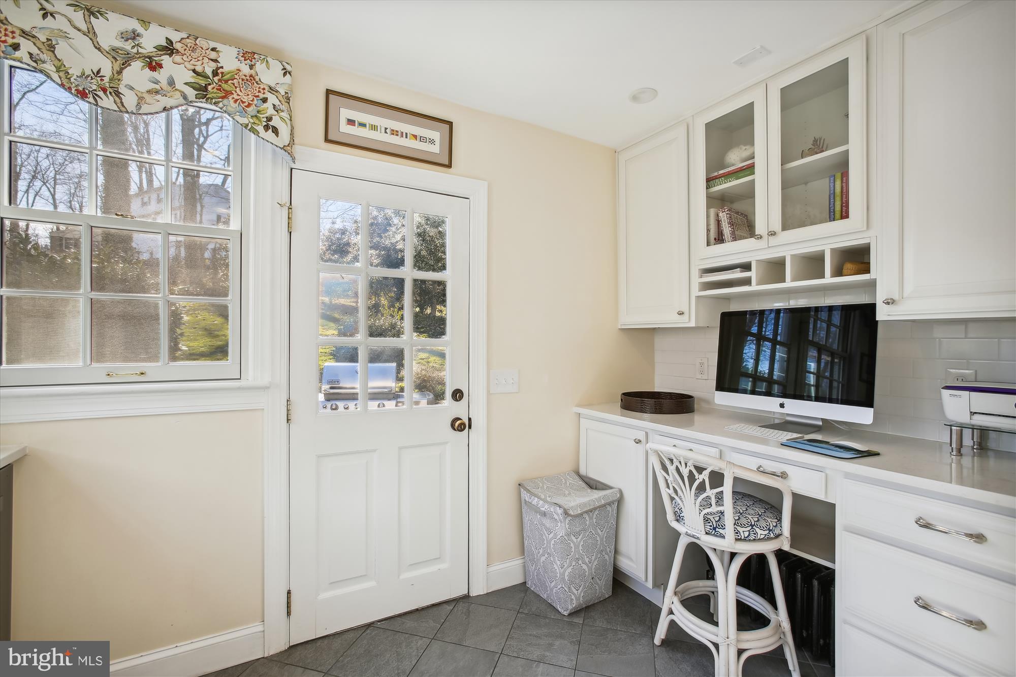 5950 Wilton Road Alexandria, VA 22310 - Photo 24 of 97 Convenient Desk Area in kitchen