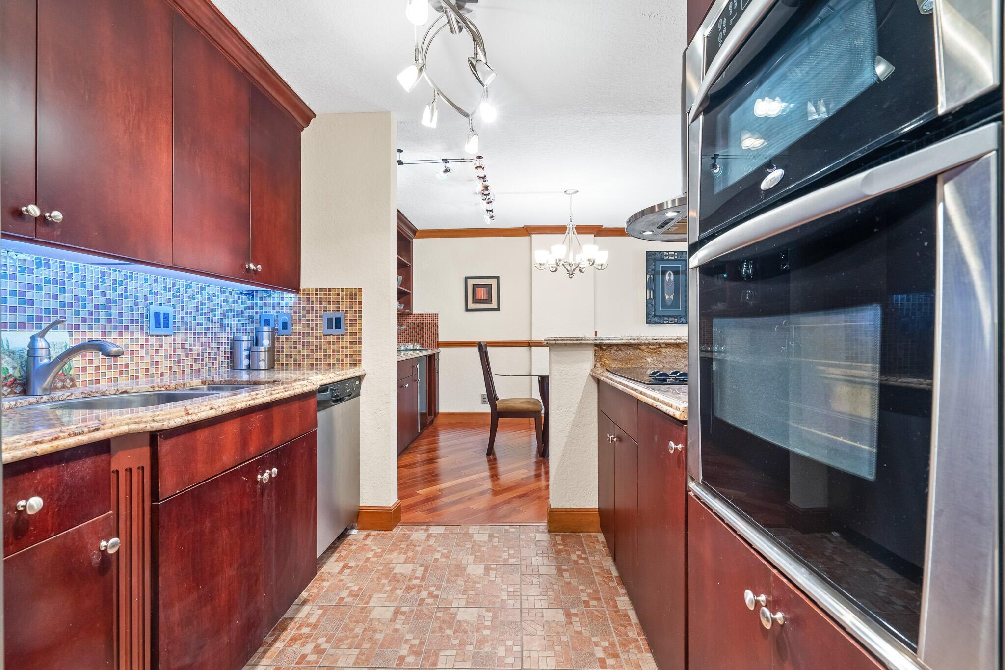 950 Ponce De Leon Road, Unit 109 Boca Raton, FL 33432 - Photo 11 of 39 Kitchen