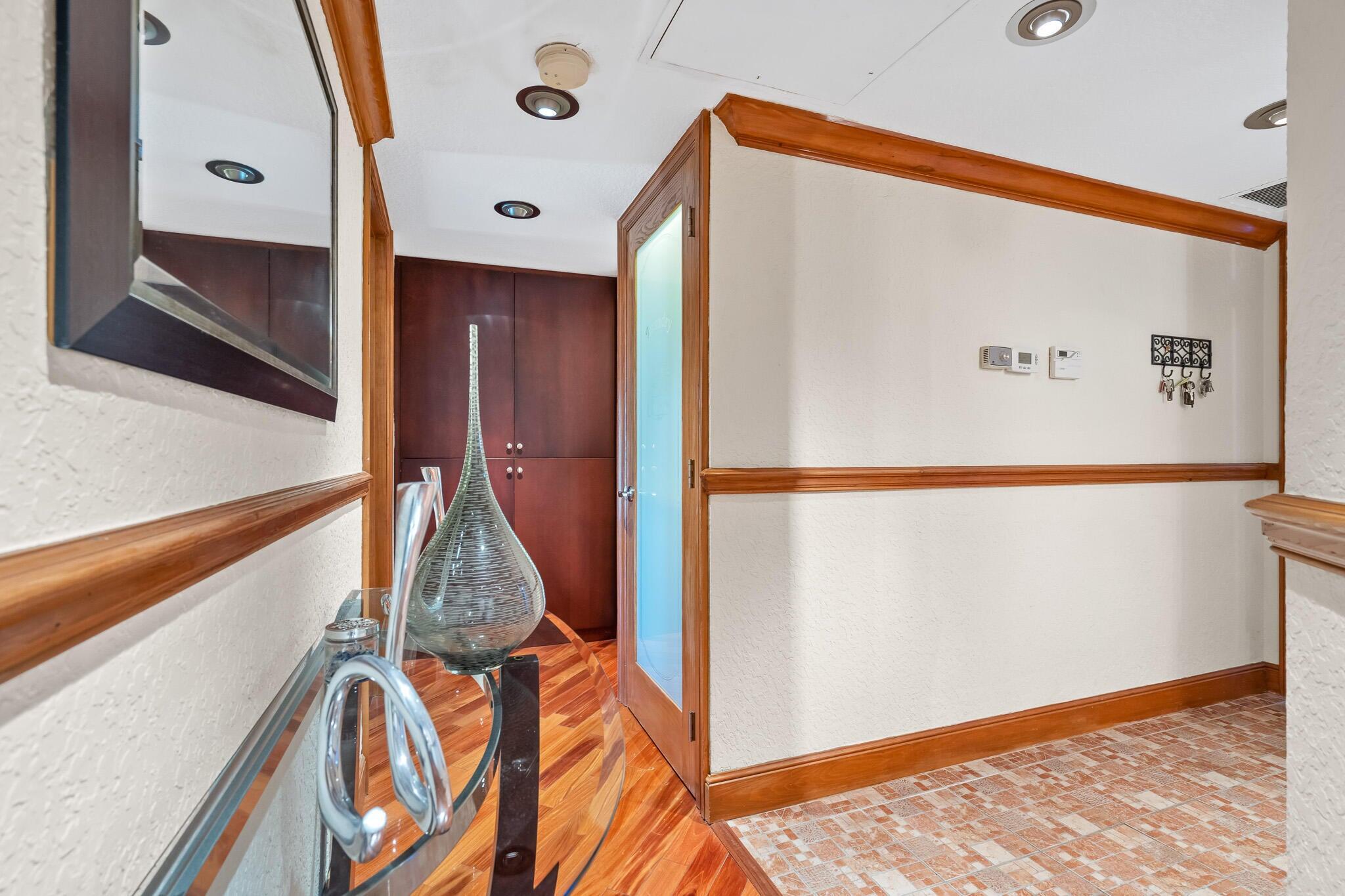 950 Ponce De Leon Road, Unit 109 Boca Raton, FL 33432 - Photo 20 of 39 Foyer