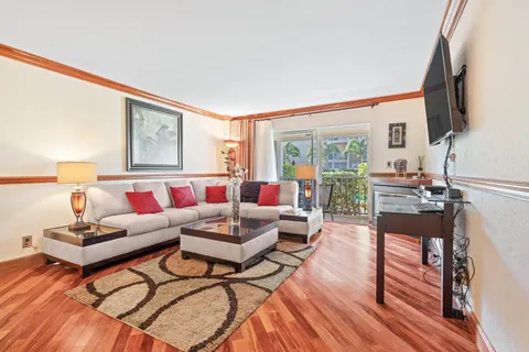 $499,500 | 950 Ponce De Leon Road, Unit 109, Boca Raton, FL 33432