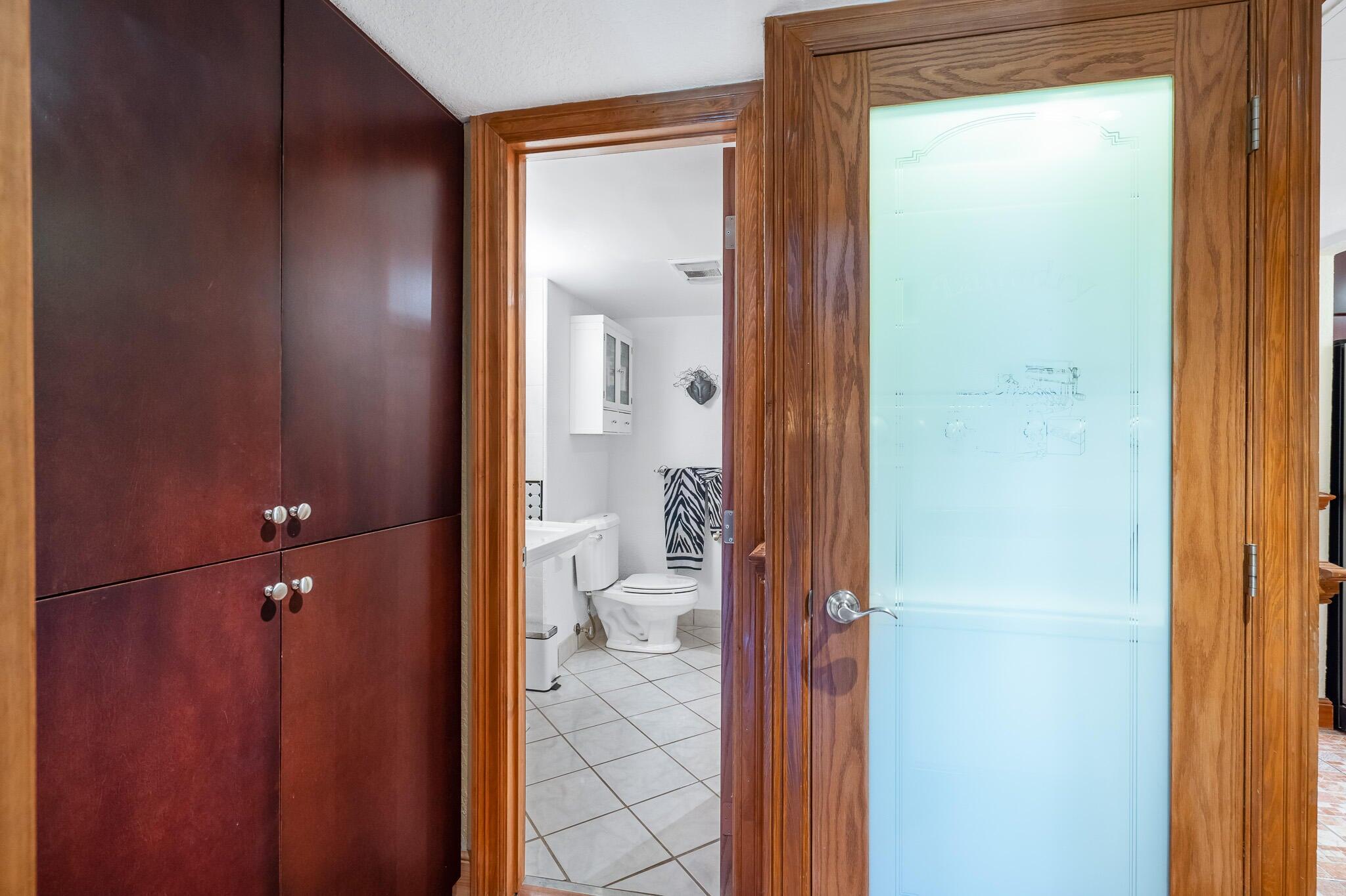 950 Ponce De Leon Road, Unit 109 Boca Raton, FL 33432 - Photo 23 of 39 Guest Bath