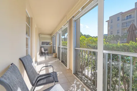 $499,500 | 950 Ponce De Leon Road, Unit 109, Boca Raton, FL 33432