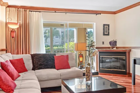 $499,500 | 950 Ponce De Leon Road, Unit 109, Boca Raton, FL 33432