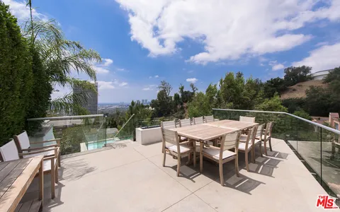 $6,500,000 | 9274 Sierra Mar Drive, Los Angeles, CA 90069