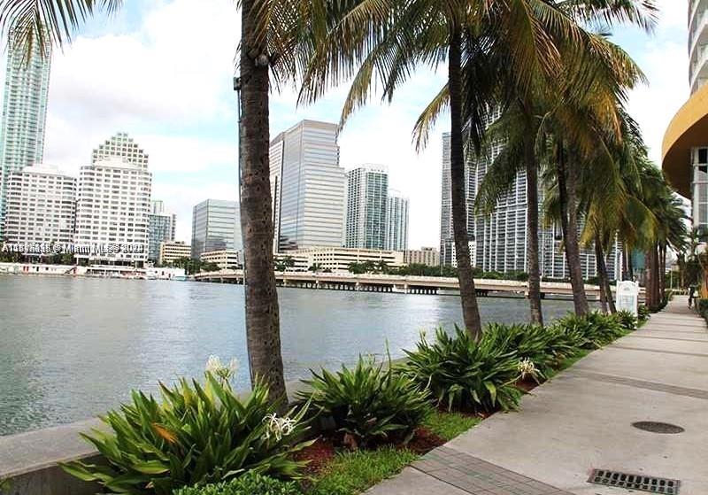 999 Southwest 1st Avenue, Unit 2115 Miami, FL 33130 - Photo 17 of 27 a view of a city with a lake