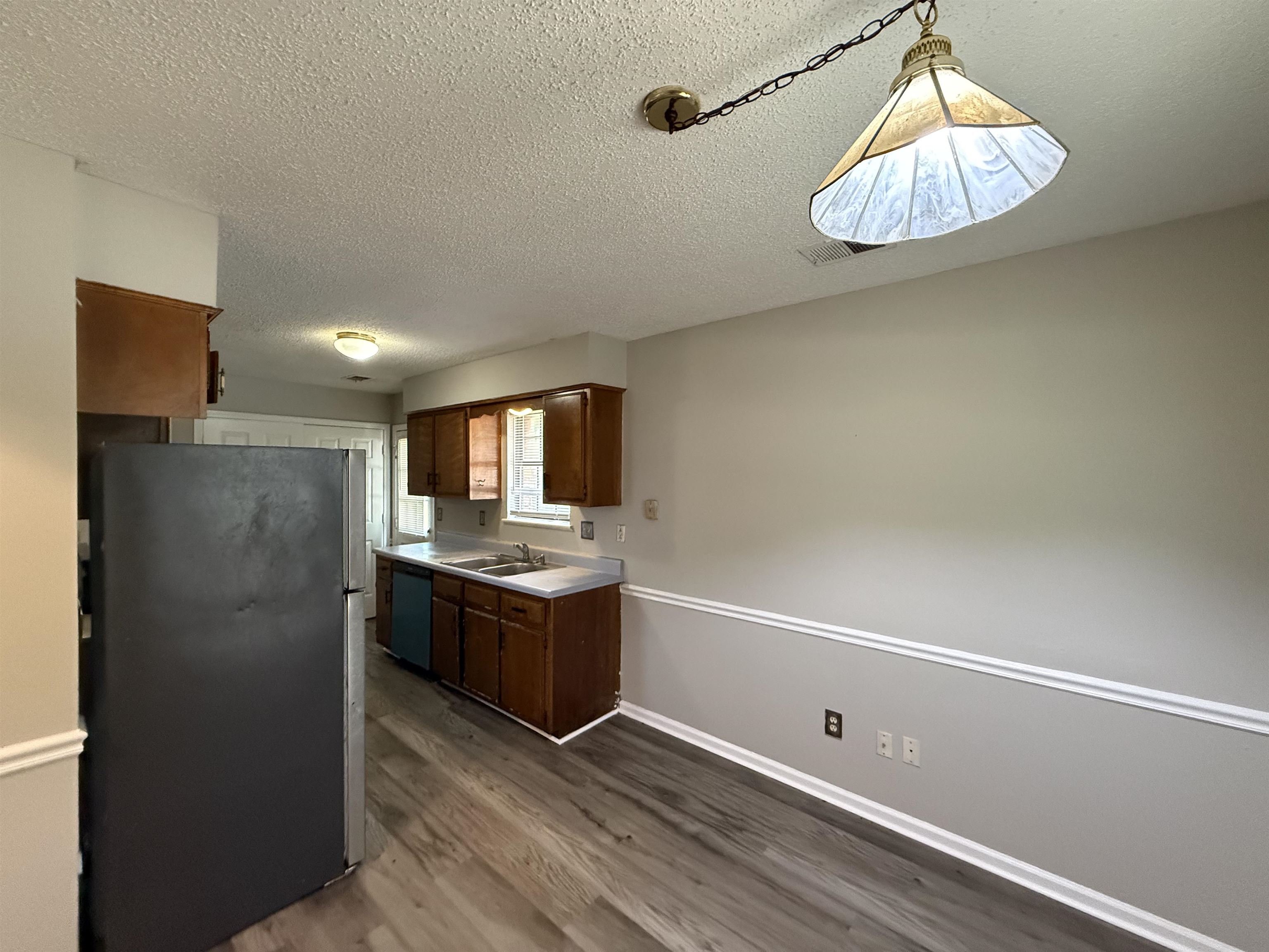 6420 Saginaw Road Memphis, TN 38134 - Photo 6 of 38 Kitchen with wood-finish flooring, recessed lighting, and a double basin sink