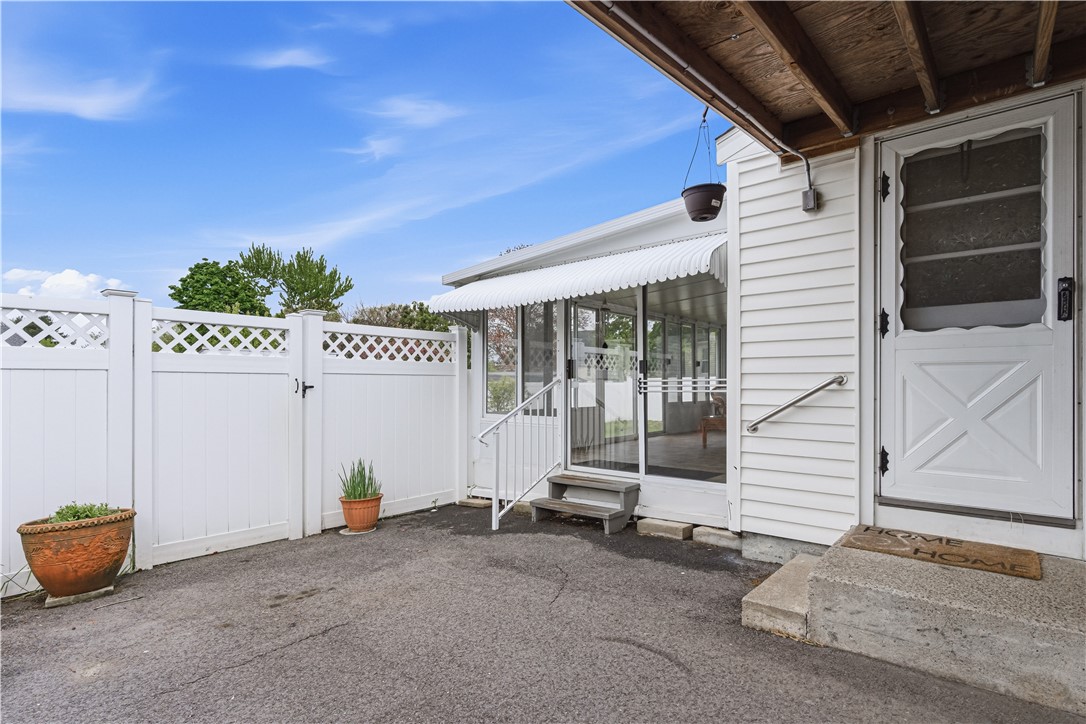 72 Julian Street Pawtucket, RI 02861 - Photo 4 of 30