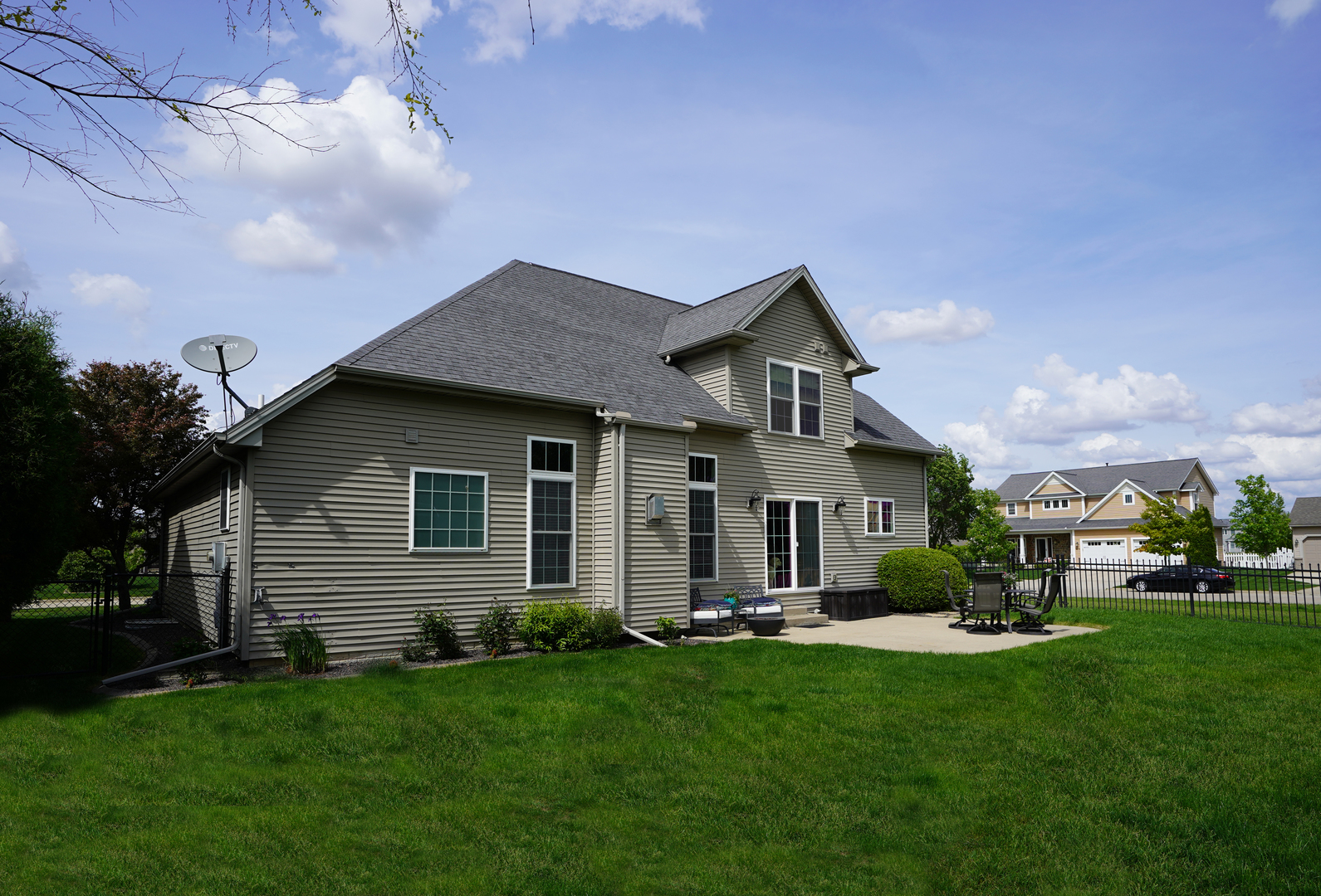 3021 Two Elks Road Normal, IL 61761 - Photo 2 of 28