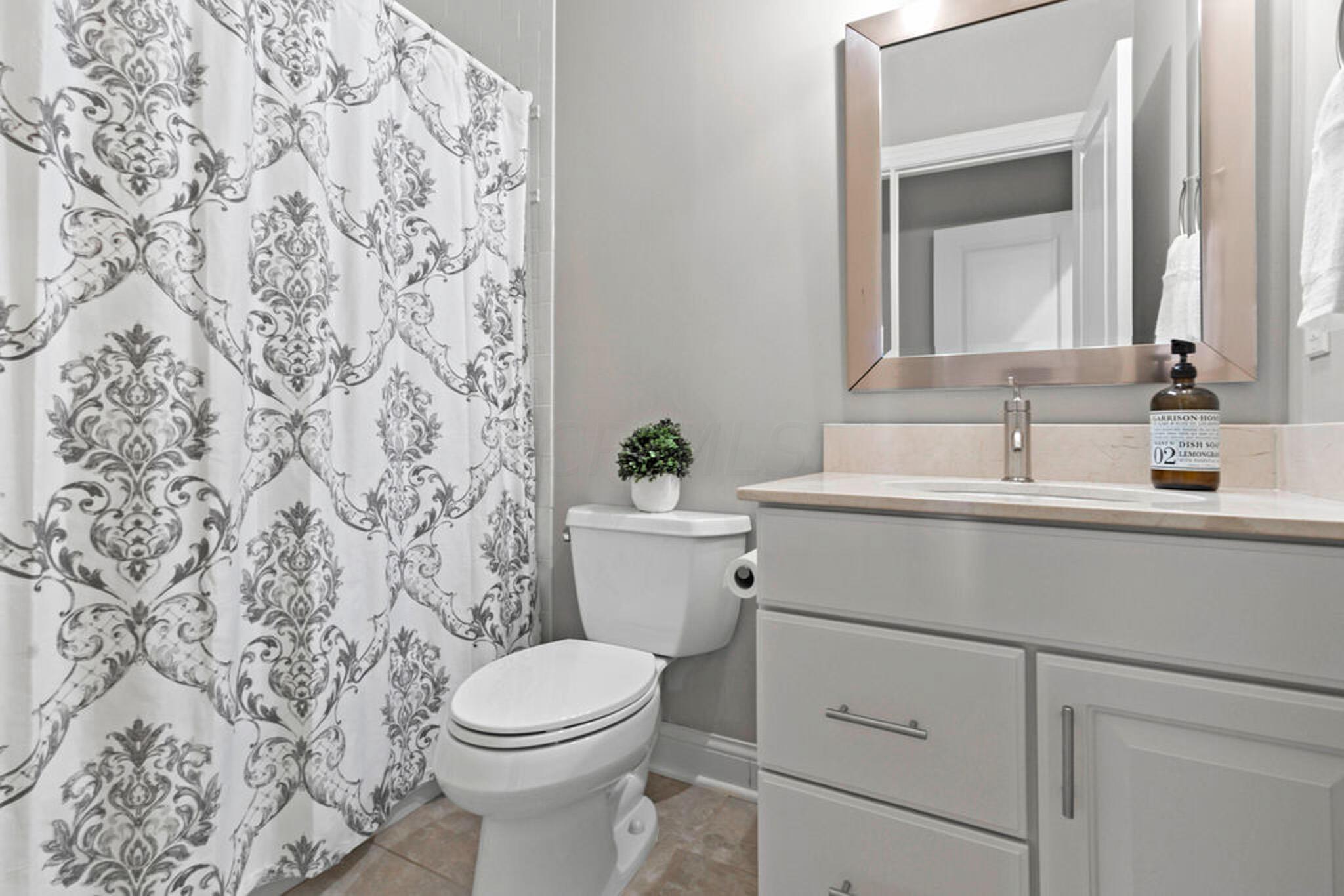 7255 Southfield Road New Albany, OH 43054 - Photo 25 of 44 Full Bathroom