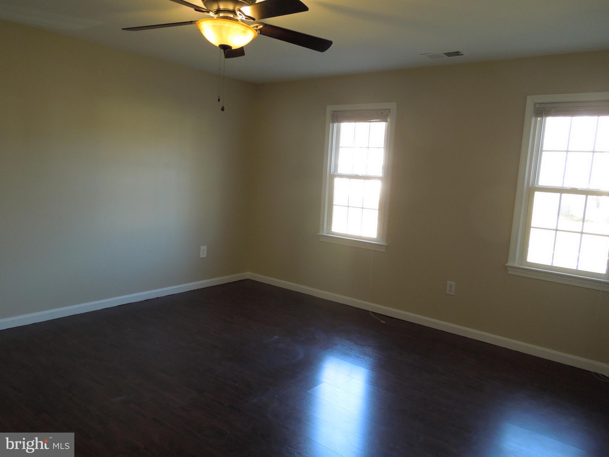 7812 Cliffside Court Springfield, VA 22153 - Photo 18 of 39 Master bedroom