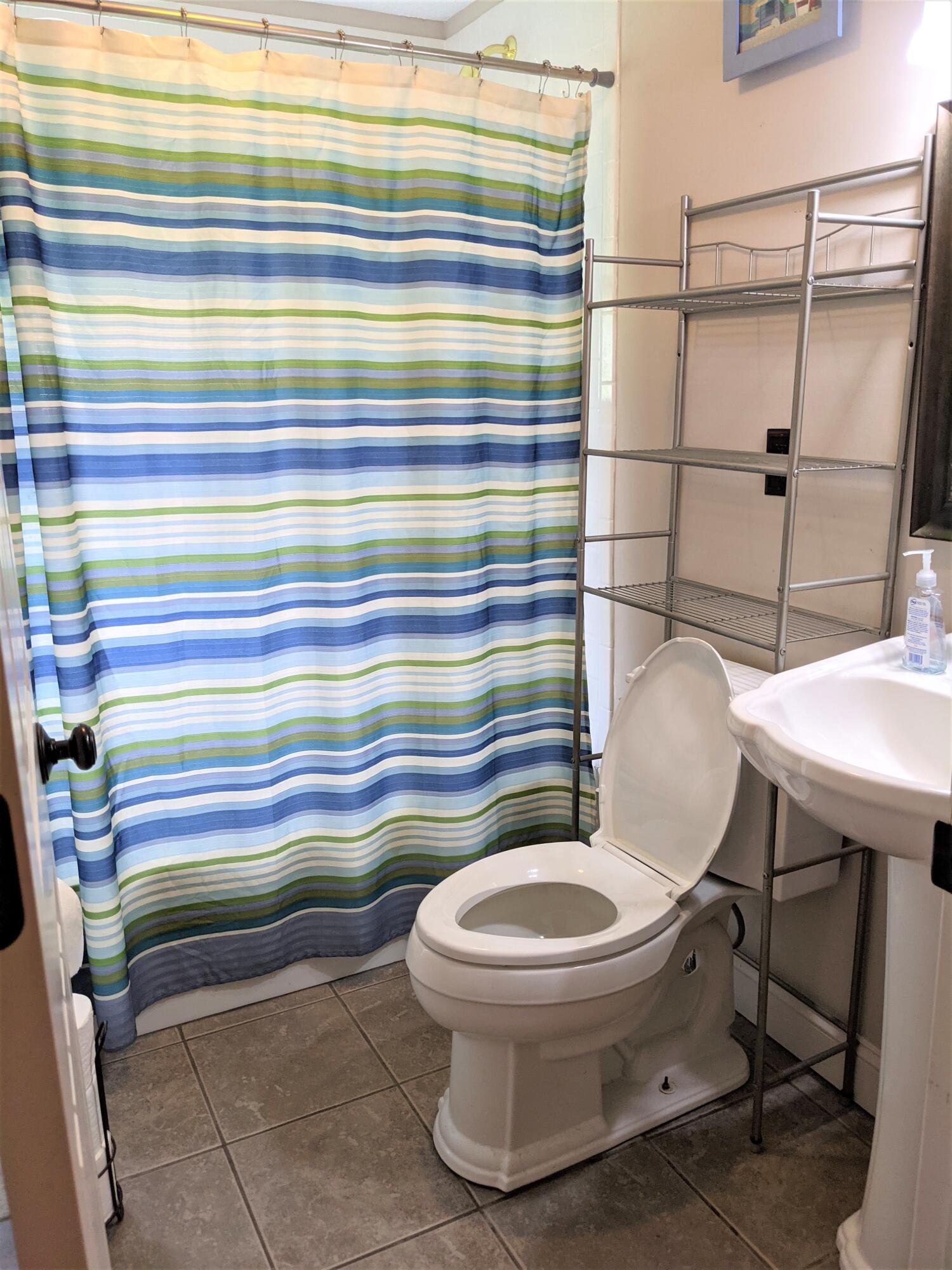 626 Corbley Road Rossville, GA 30741 - Photo 13 of 17 Downstairs Full Bathroom