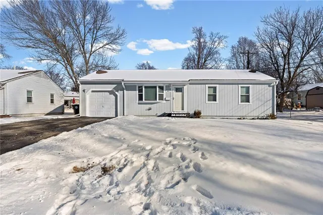 $210,000 | 402 Park Avenue, Belton, MO 64012