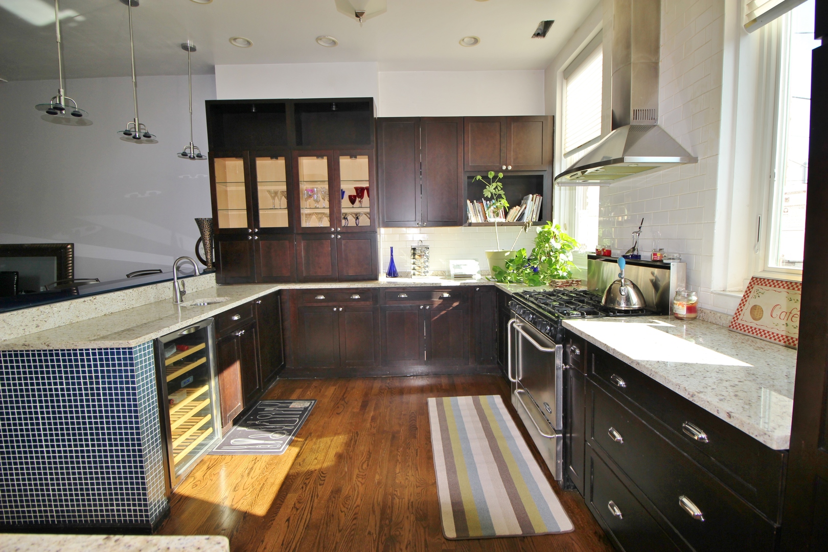 3339 South Giles Avenue Chicago, IL 60616 - Photo 14 of 38 a kitchen with a sink stove and cabinets