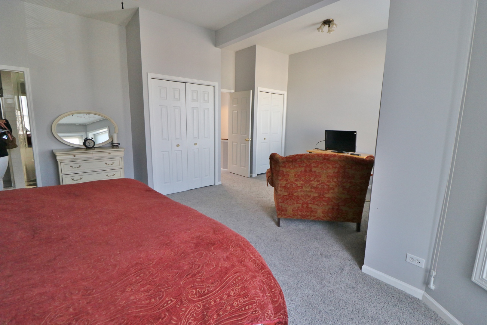 3339 South Giles Avenue Chicago, IL 60616 - Photo 31 of 38 a bedroom with a bed and a dresser