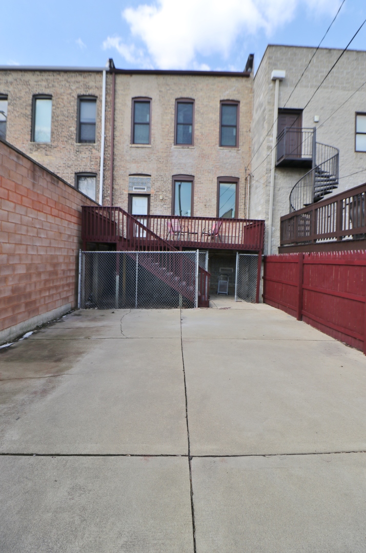 3339 South Giles Avenue Chicago, IL 60616 - Photo 34 of 38 a house view