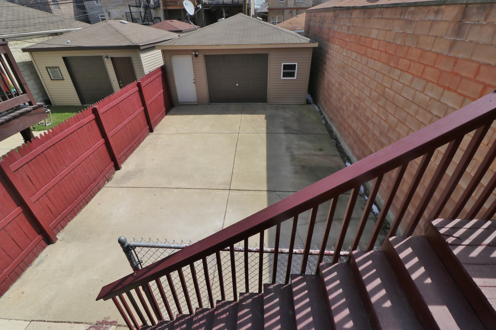 3339 South Giles Avenue Chicago, IL 60616 - Photo 37 of 38 a view of outdoor space and deck