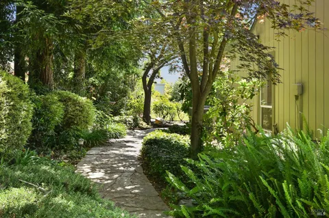 $985,000 | 110 Calle Merlot, Sonoma, CA 95476
