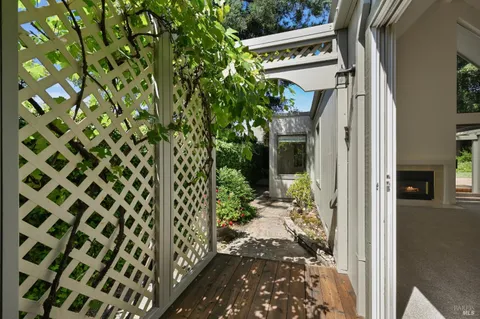 $985,000 | 110 Calle Merlot, Sonoma, CA 95476